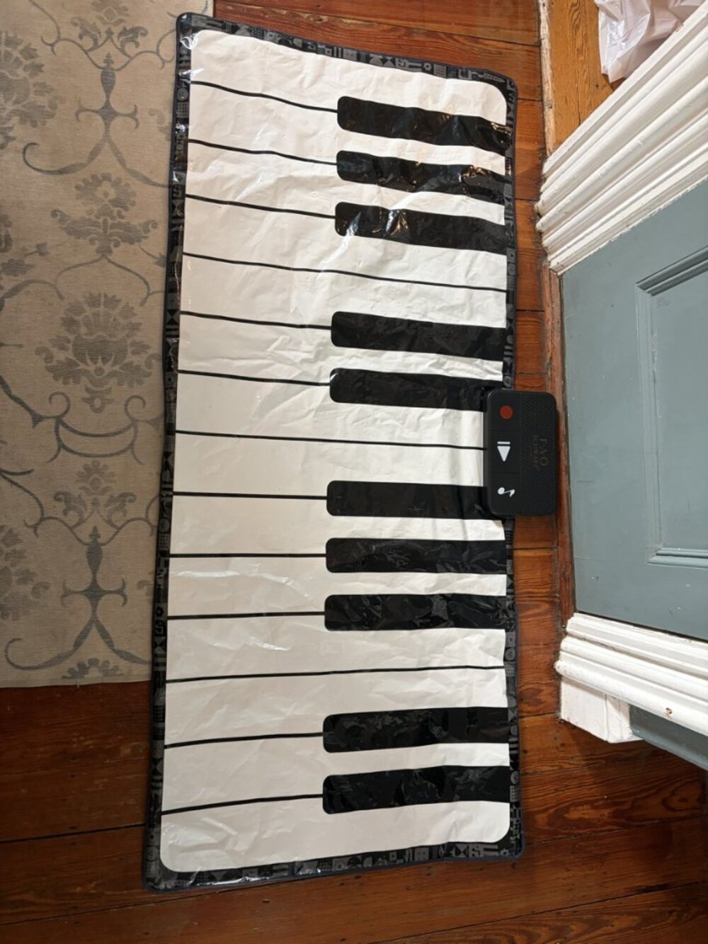 FAO Schwarz Giant 69" Dance-On Piano Mat Keyboard Floor Toy Record & Play